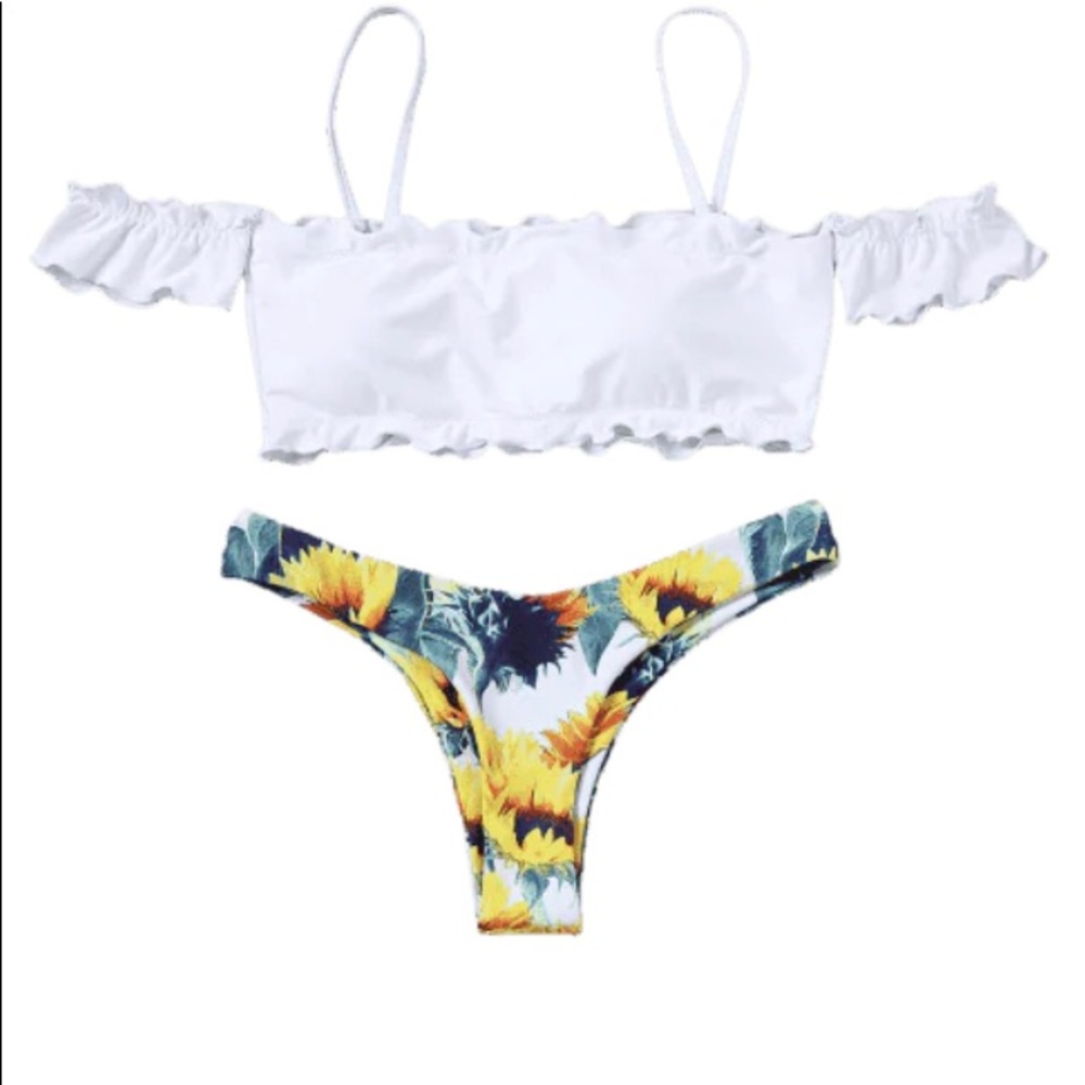 Sunflower ruffled bikini size small